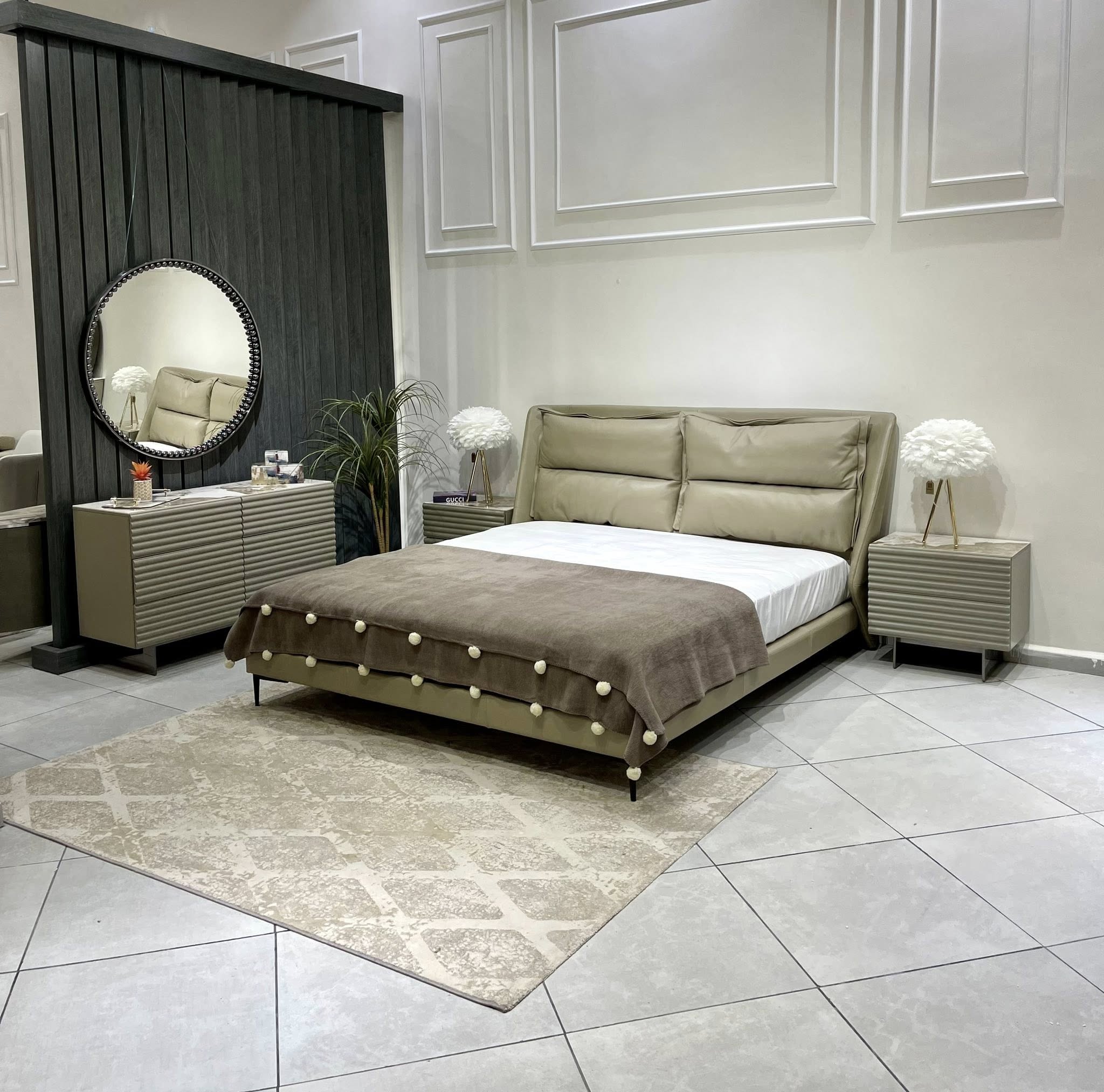 KIT DE CHAMBRE EN CUIR